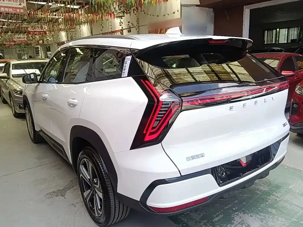 Geely Boyue L — фото 10
