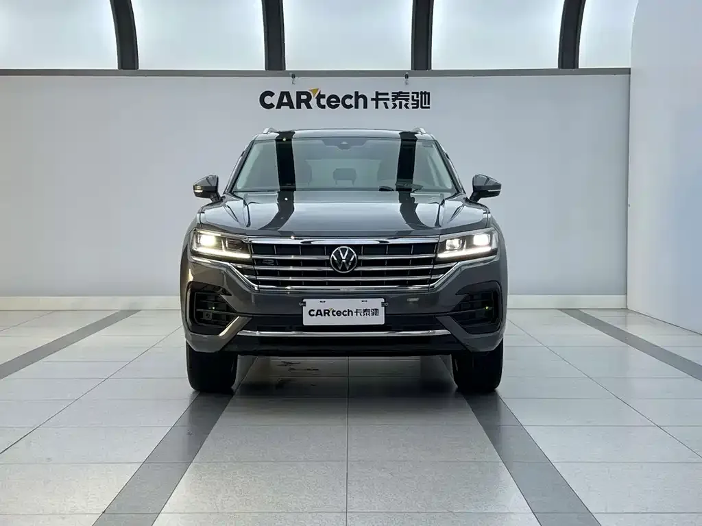 Volkswagen Touareg — фото 6