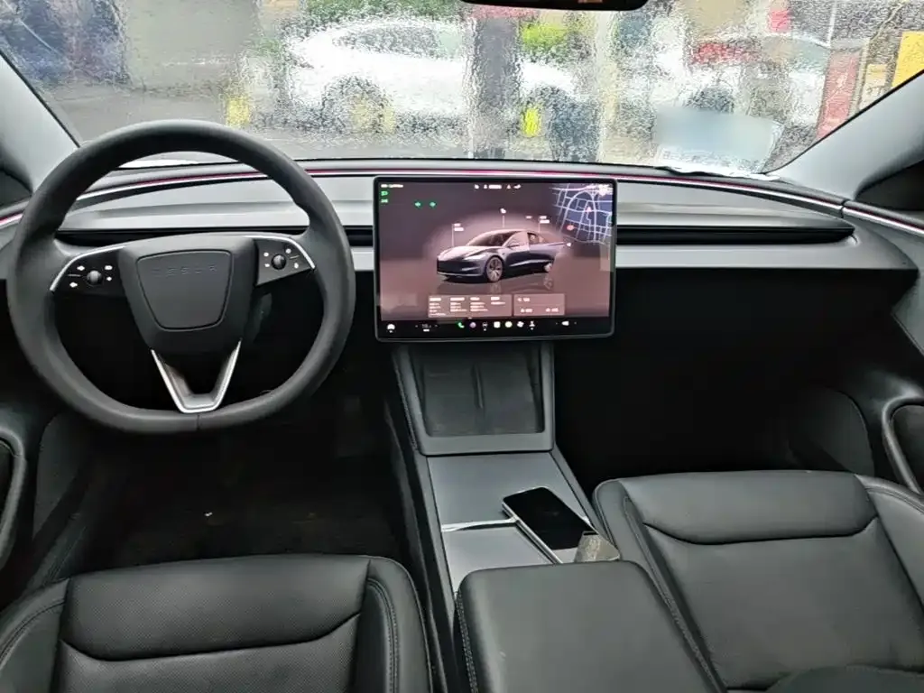 Tesla Model 3 — фото 10