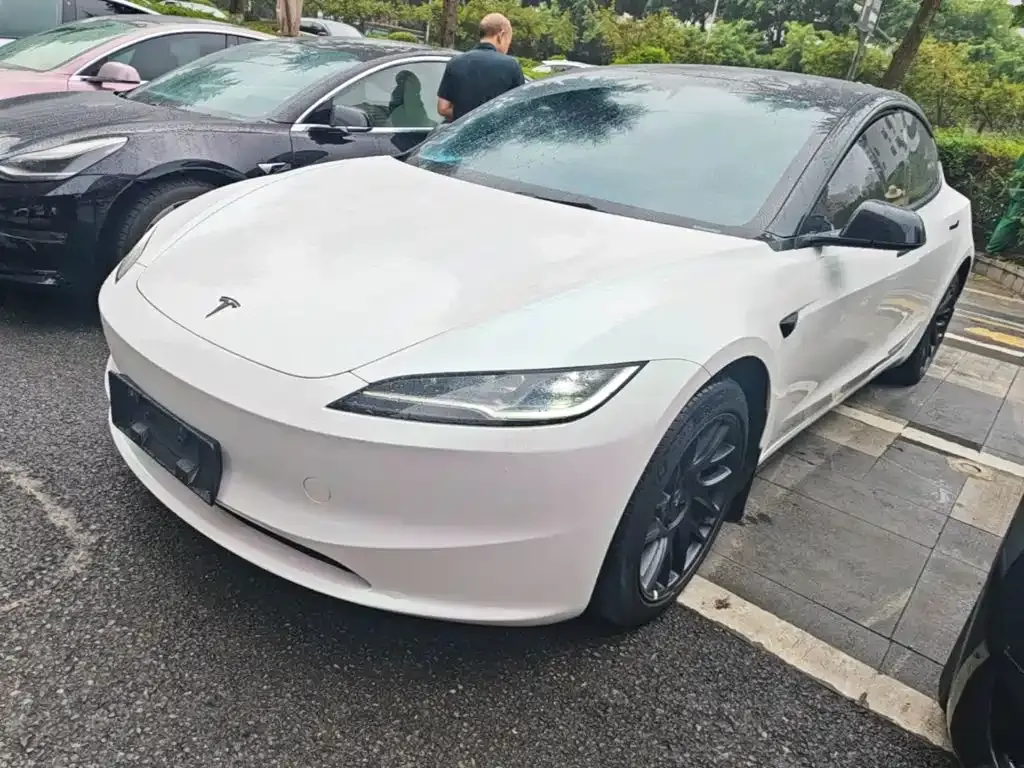 Tesla Model 3 — фото 5