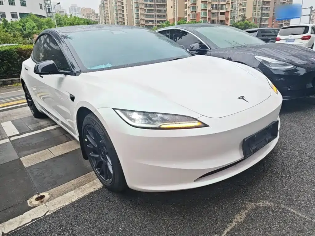 Tesla Model 3 — фото 7