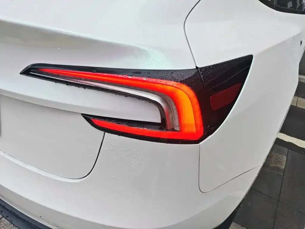 Tesla Model 3 — фото 2