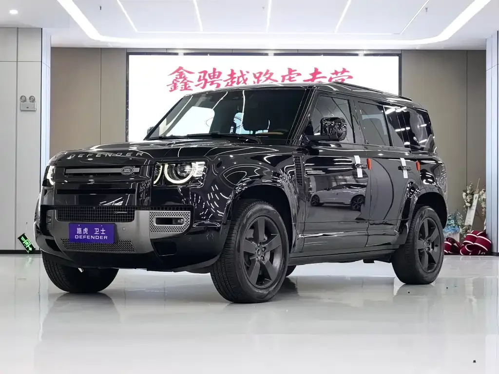 Land Rover Defender — фото 1