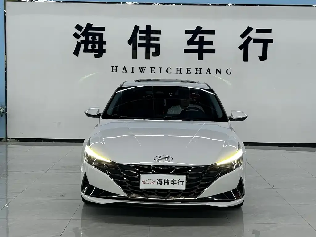 Hyundai Elantra — фото 4