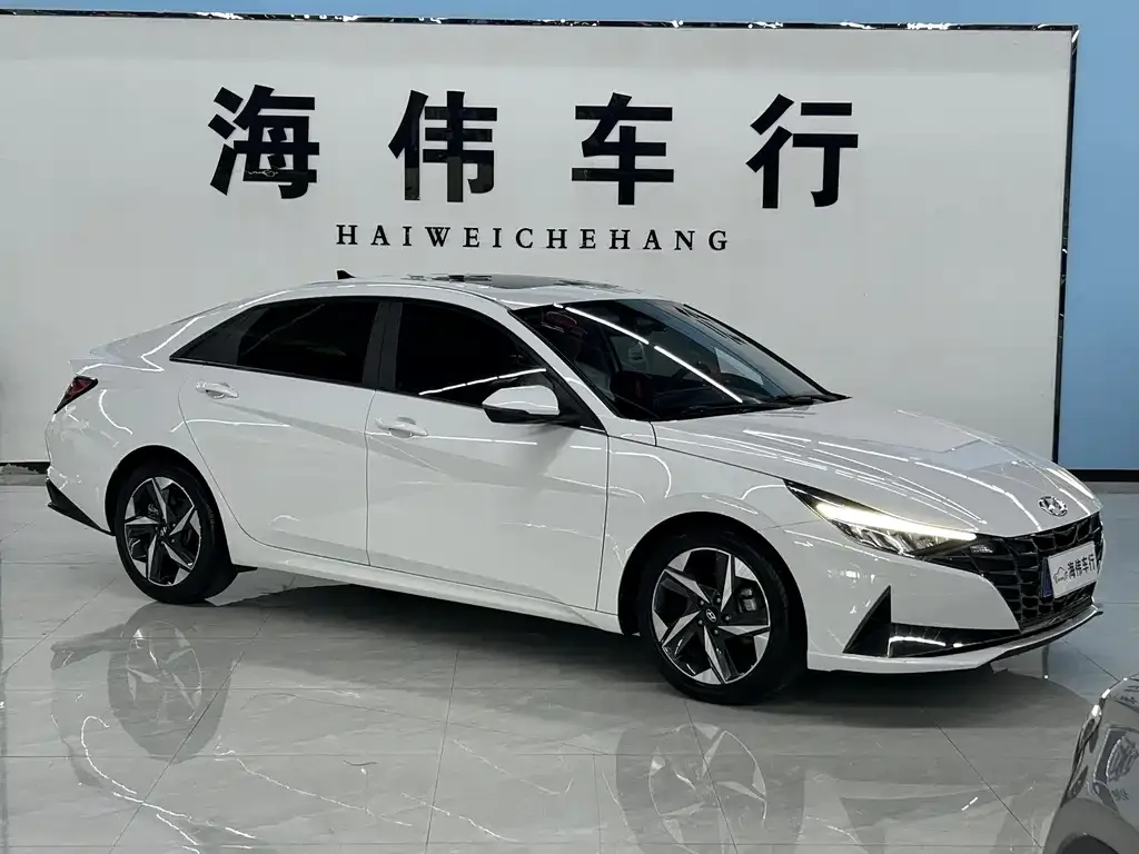 Hyundai Elantra — фото 2