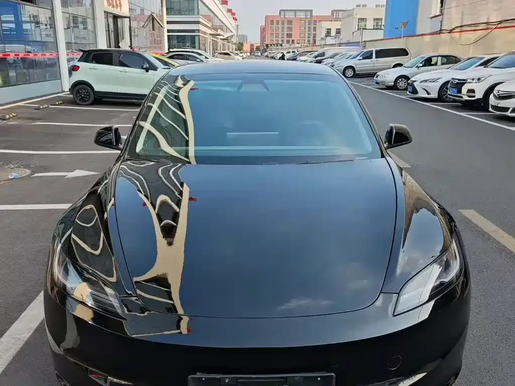 Tesla Model 3 — фото 3