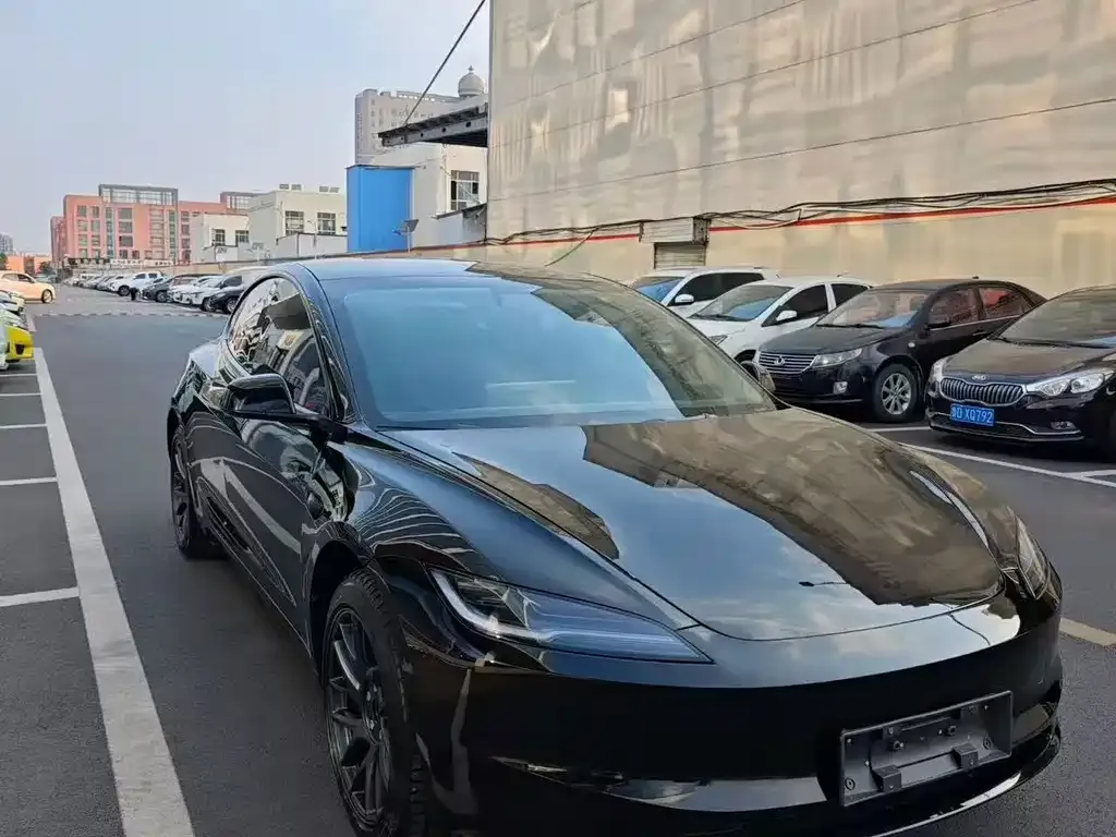 Tesla Model 3 — фото 2