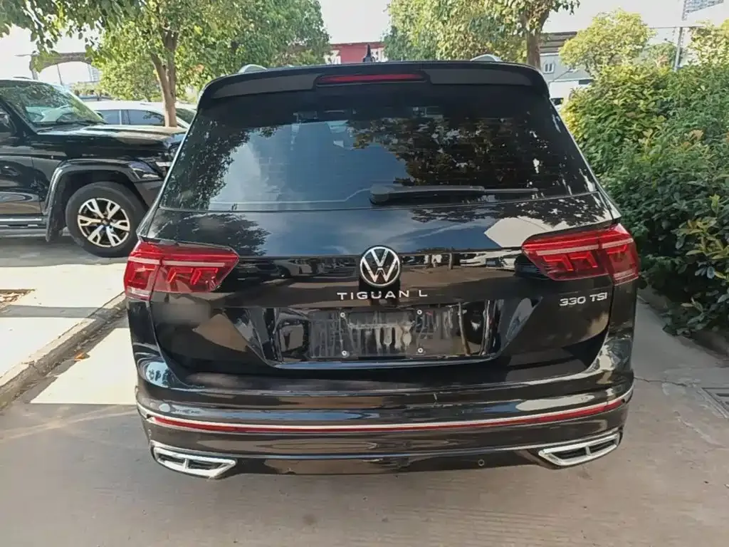 Volkswagen Tiguan L — фото 10