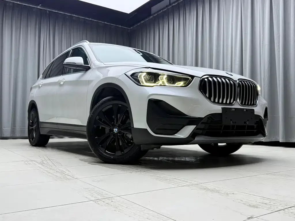 BMW X1 — фото 9