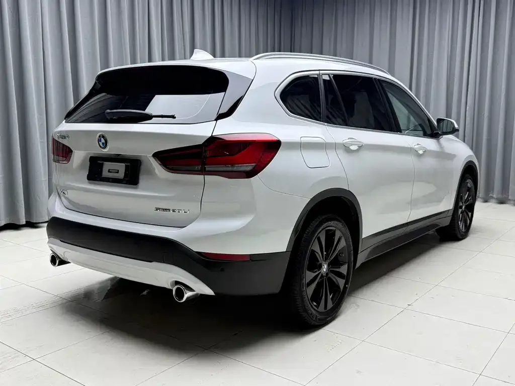 BMW X1 — фото 5