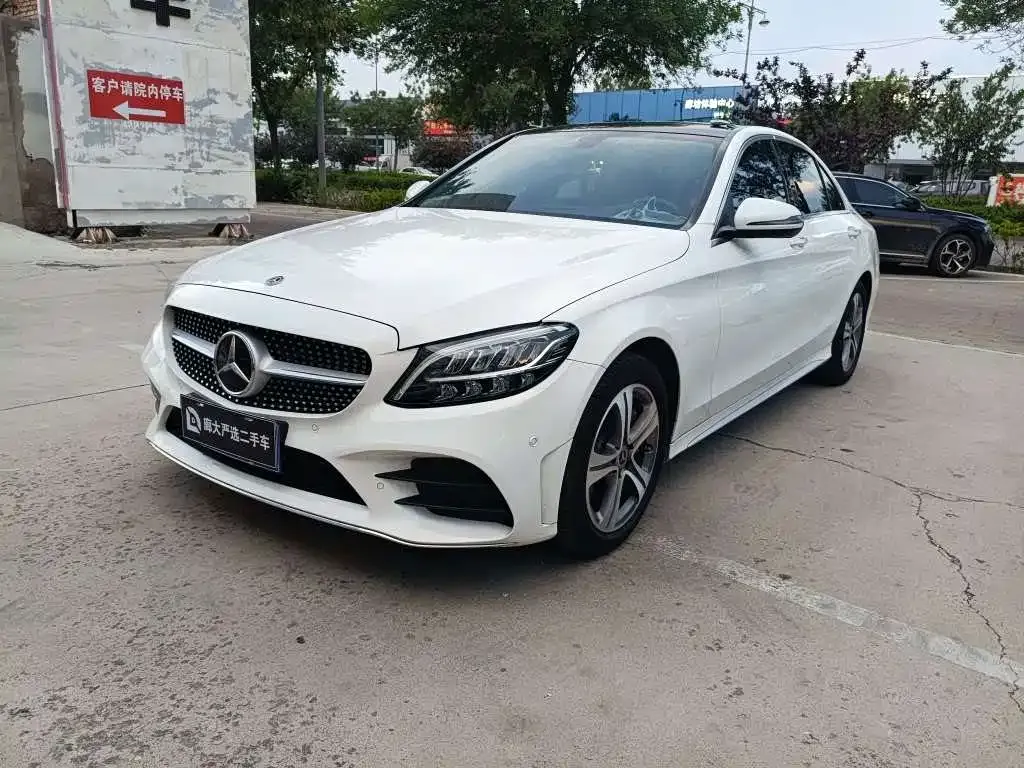 Mercedes-Benz C-Class — фото 1