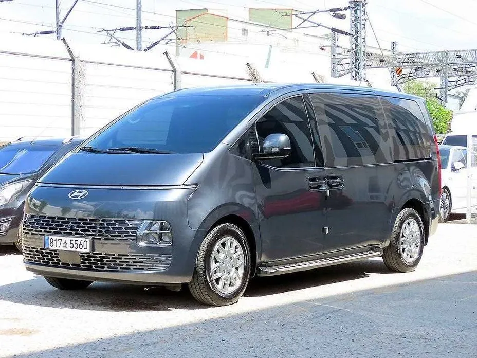 Hyundai Staria — фото 1