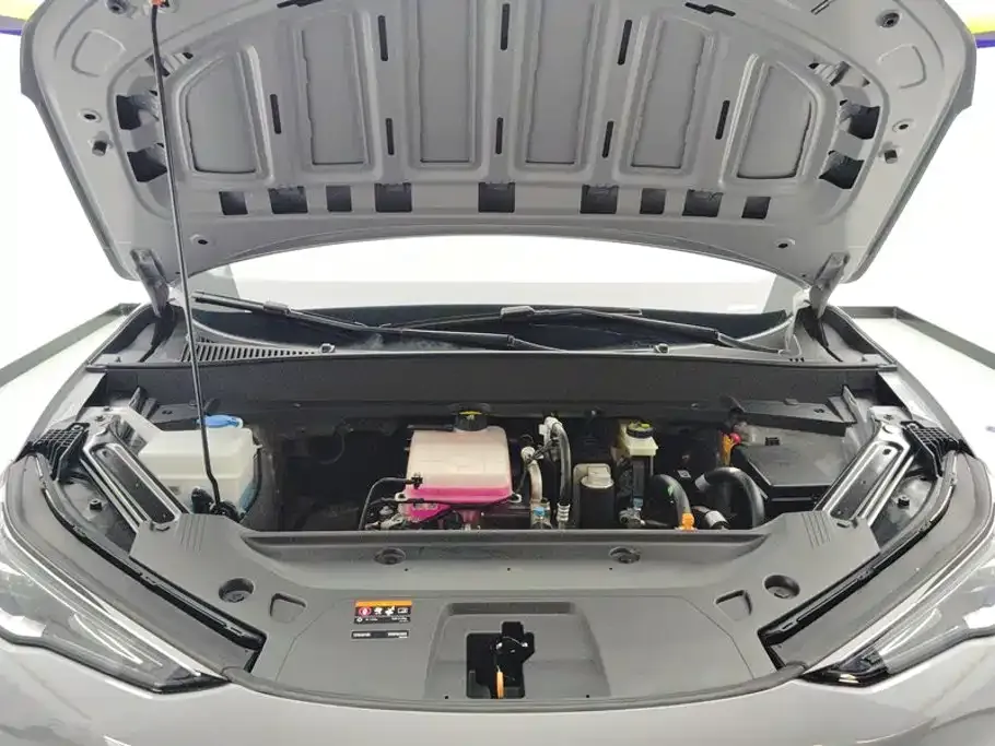 Geely Galaxy E5 — фото 10