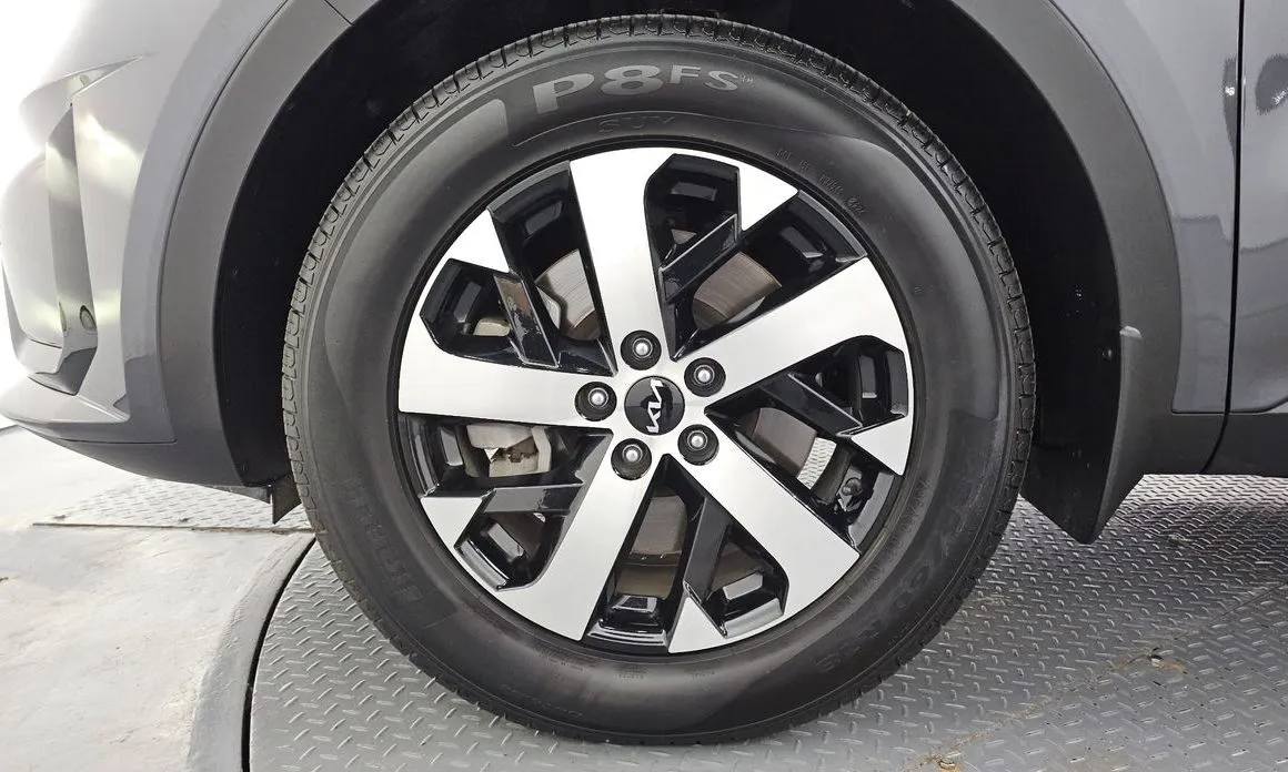 Kia Sorento — фото 7