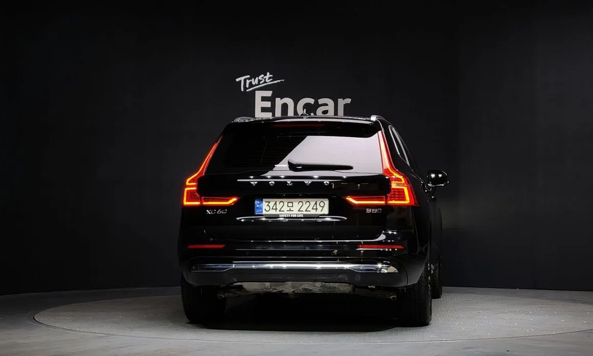 Volvo XC60 — фото 4