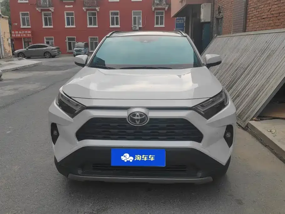 Toyota RAV4 — фото 4