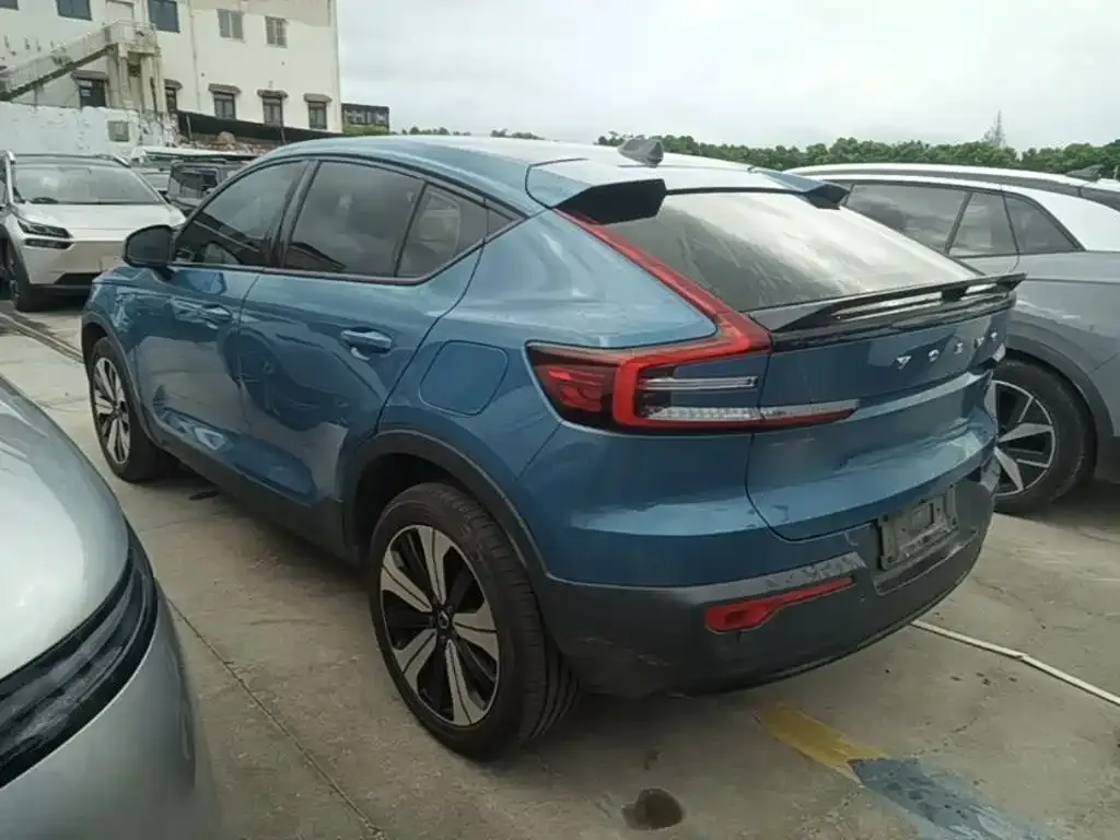 Volvo C40 — фото 4
