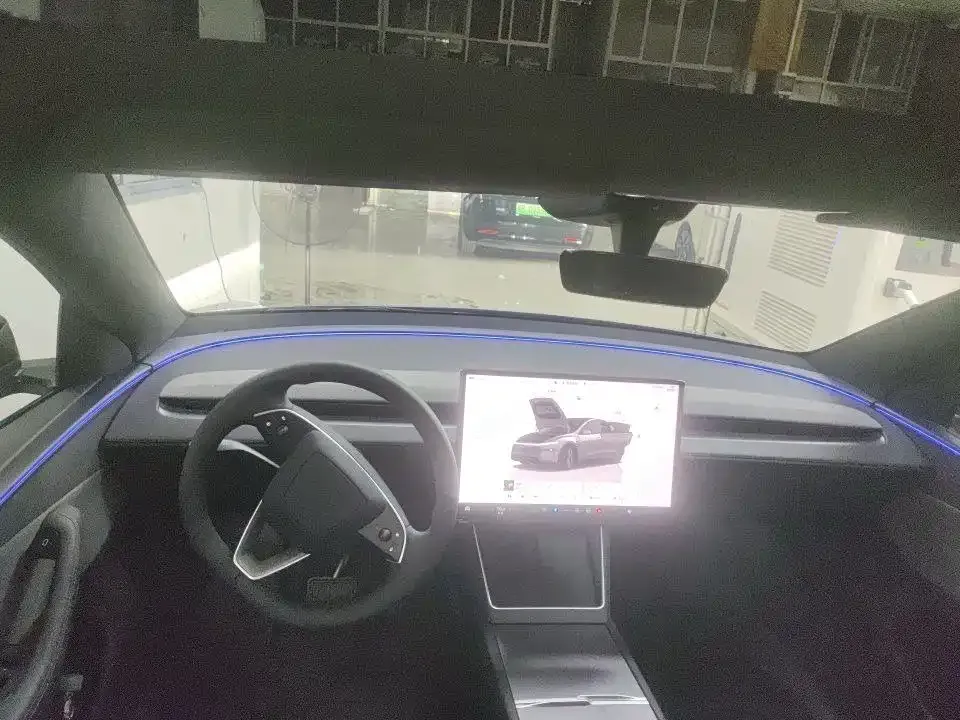 Tesla Model Y — фото 6