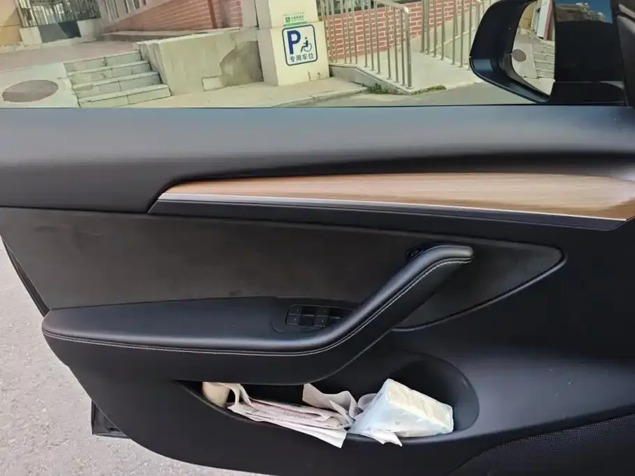 Tesla Model 3 — фото 2