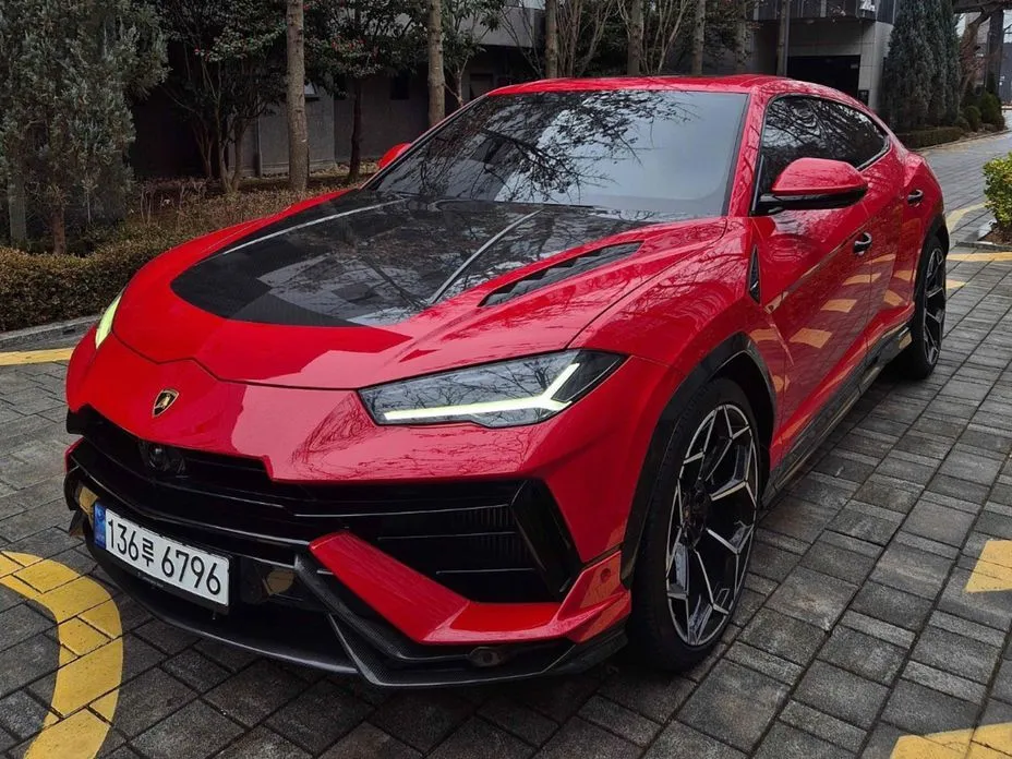 Lamborghini Urus — фото 1