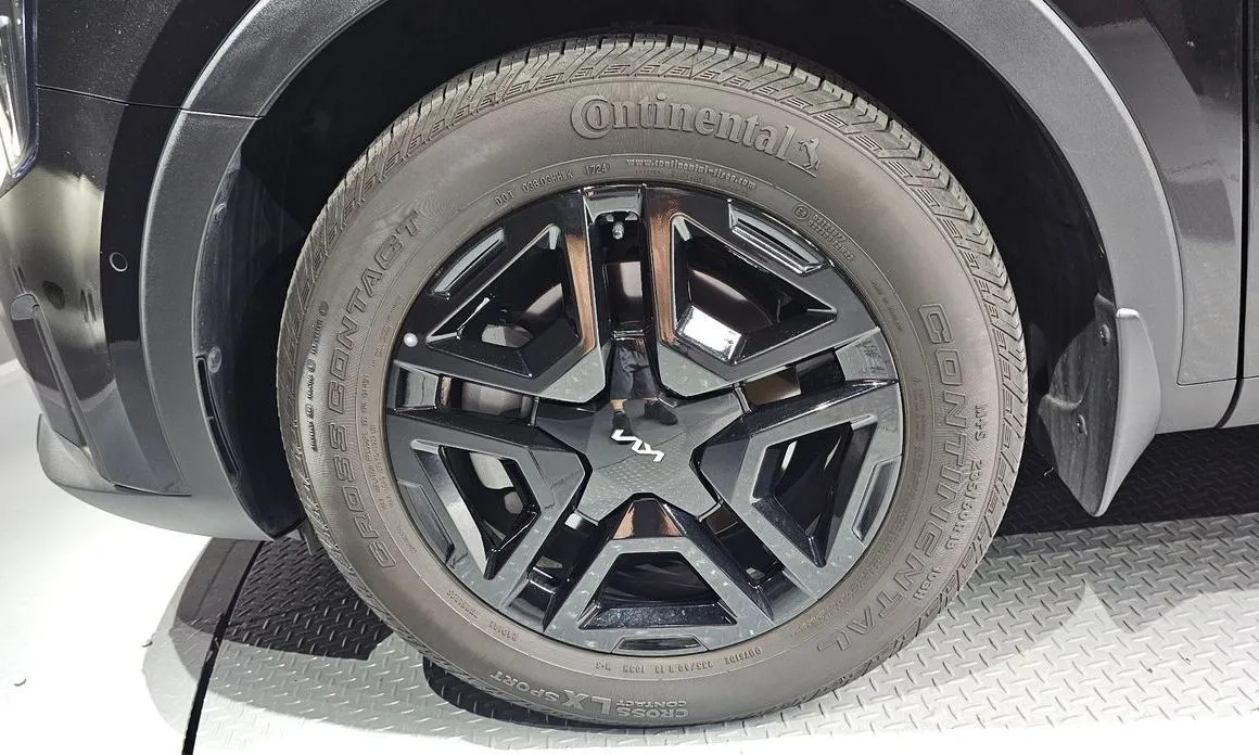 Kia Sorento — фото 8