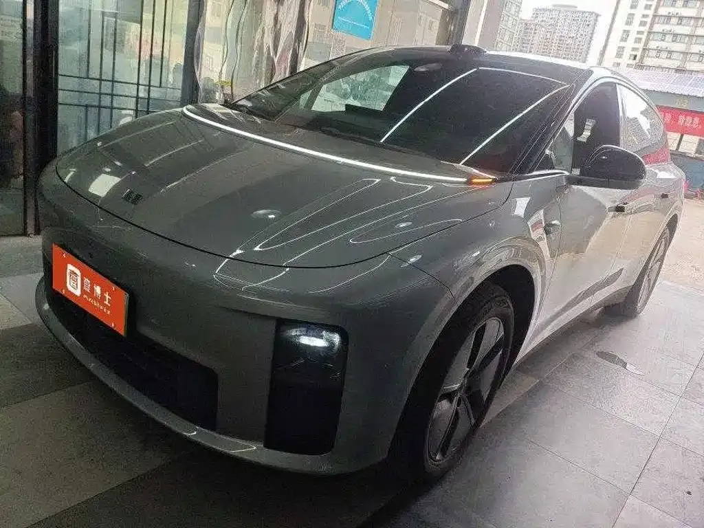 Li Auto i6 — фото 1
