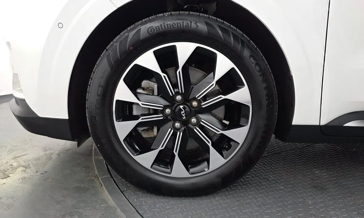 Kia Carnival — фото 10