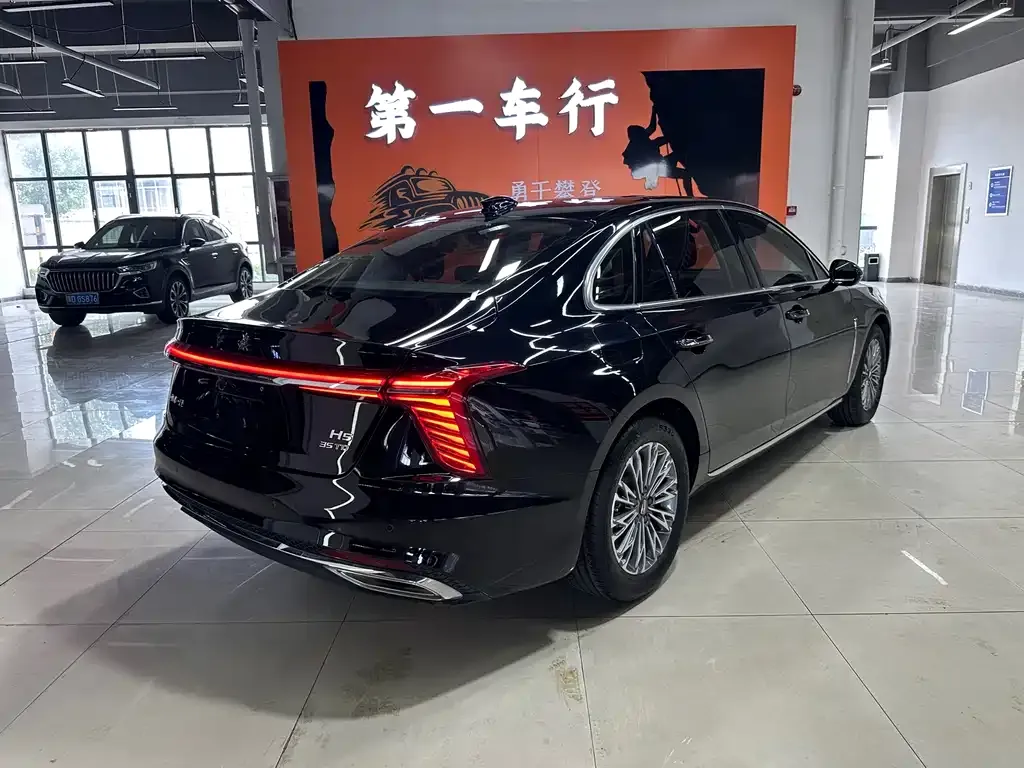 Hongqi H5 — фото 9