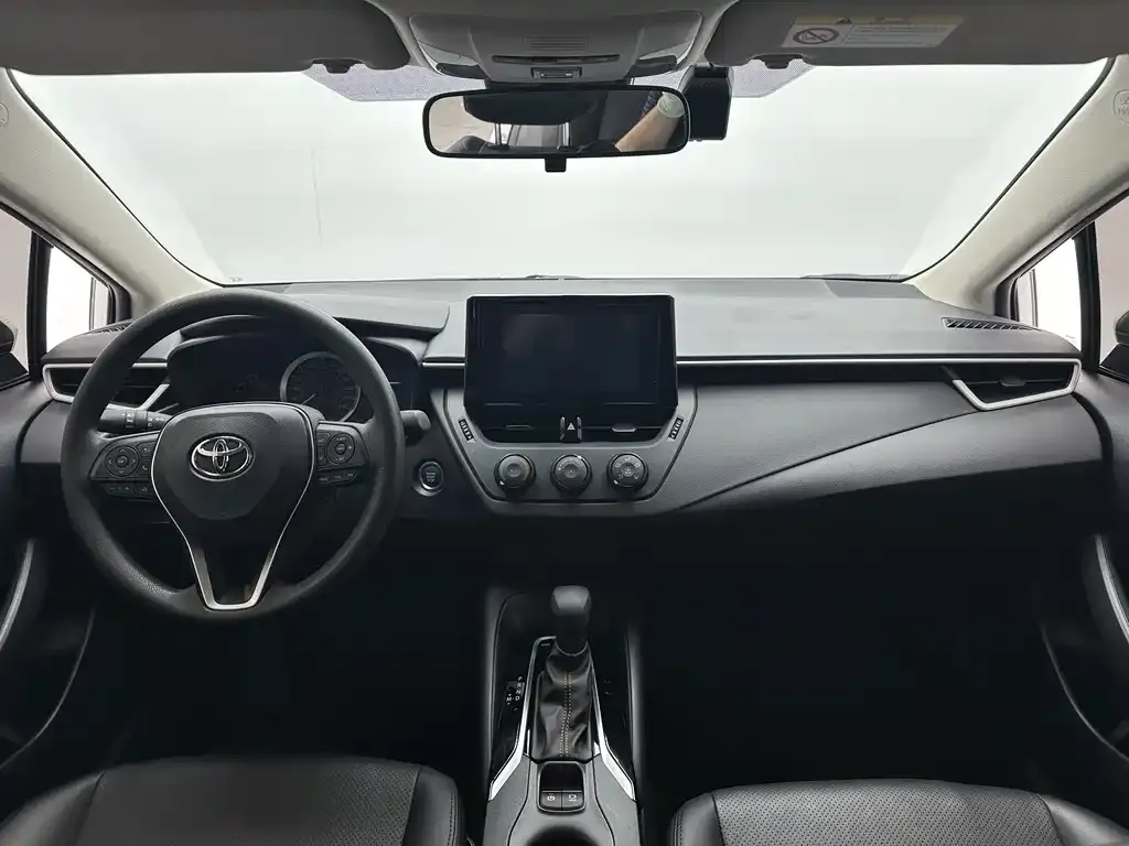 Toyota Corolla — фото 10