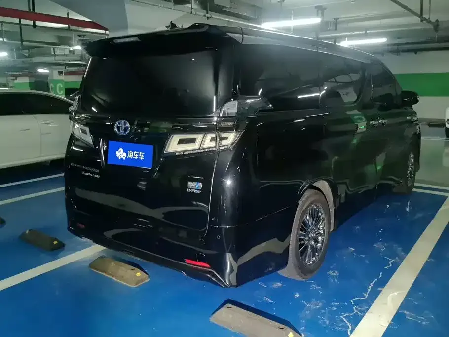 Toyota Vellfire — фото 7