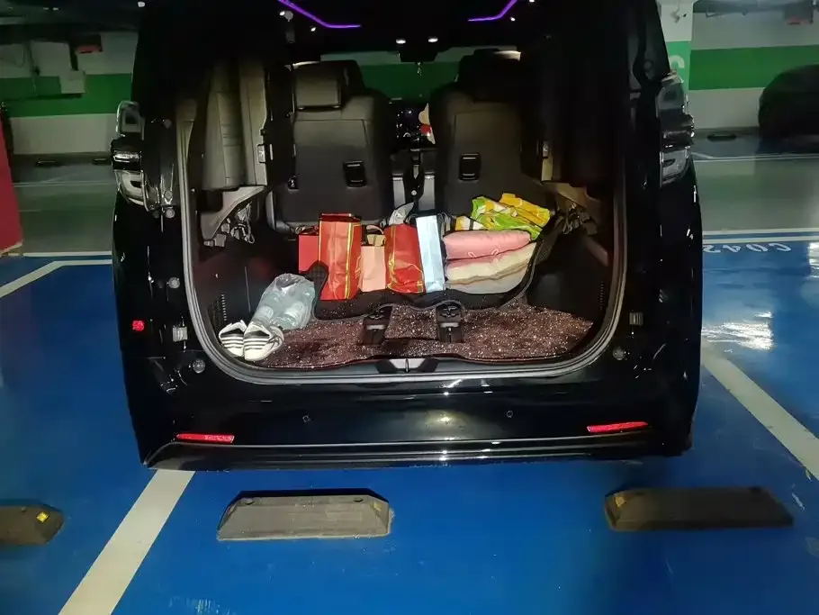 Toyota Vellfire — фото 10