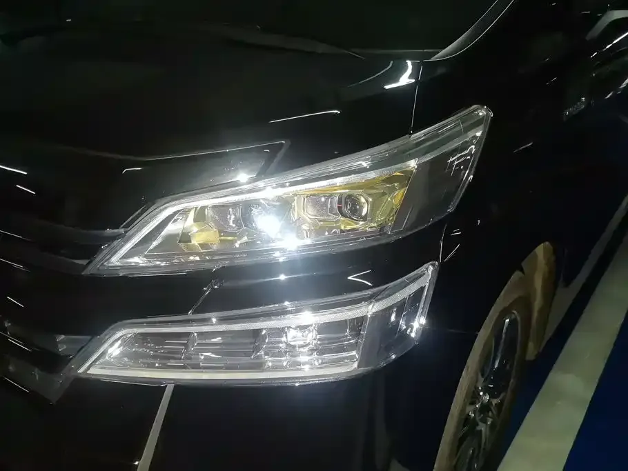 Toyota Vellfire — фото 9