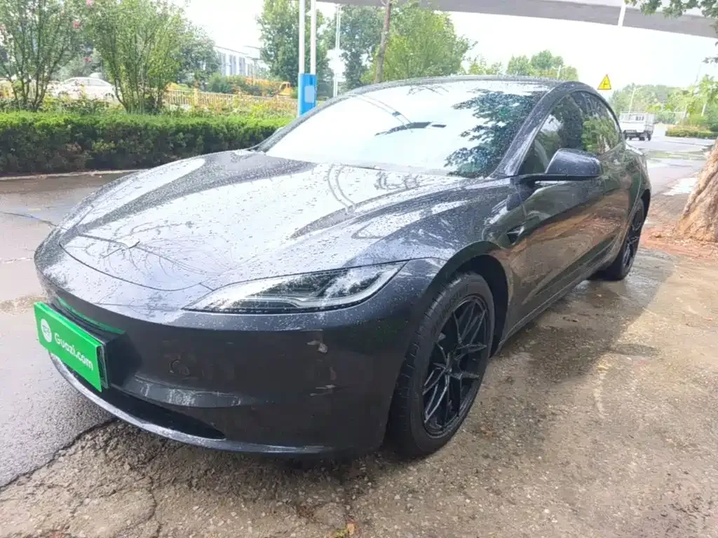 Tesla Model 3 — фото 1