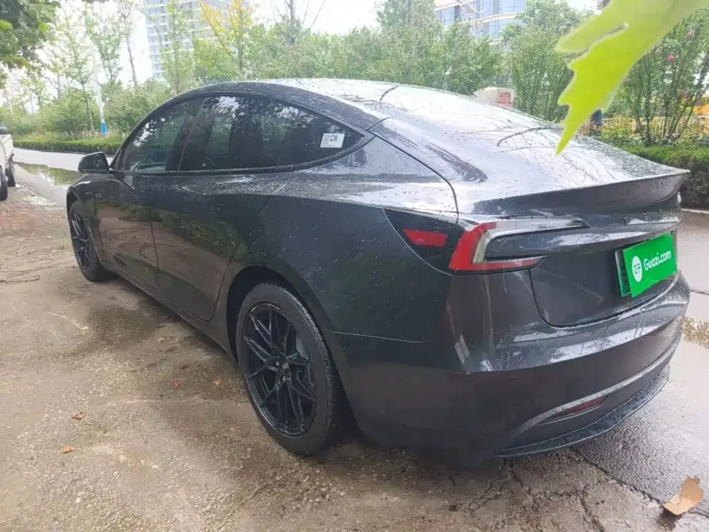 Tesla Model 3 — фото 4