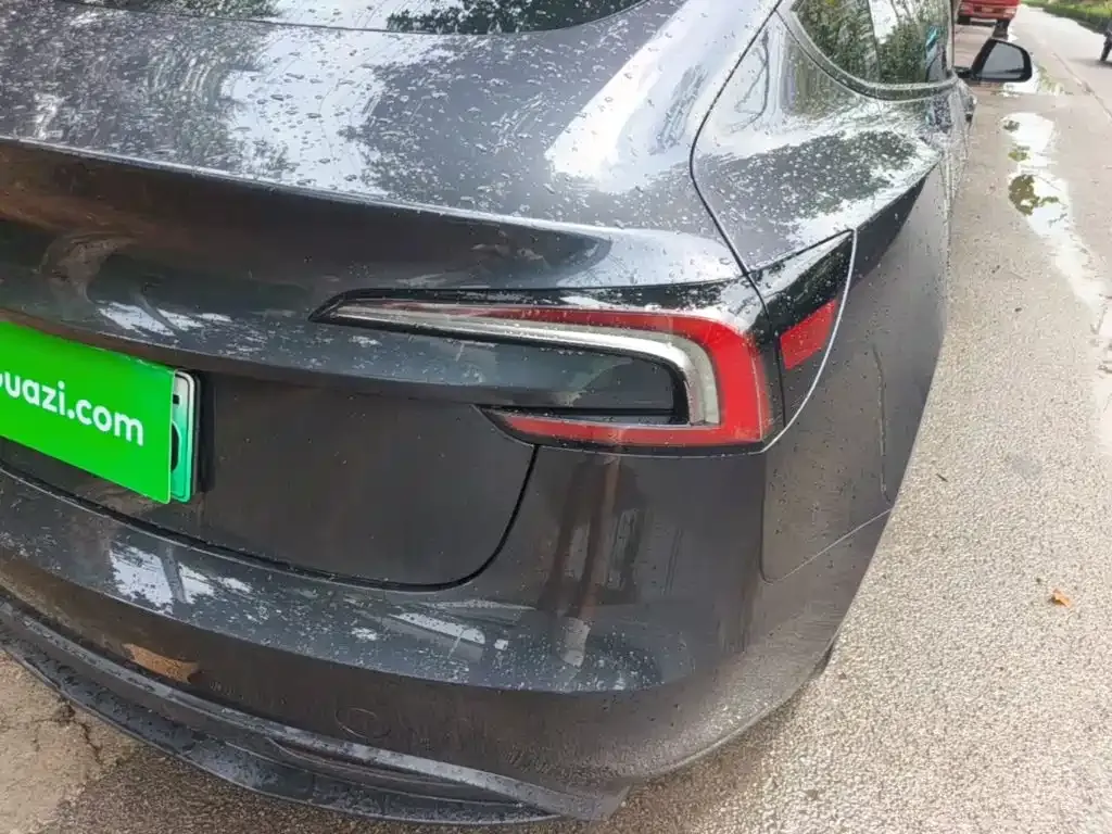 Tesla Model 3 — фото 7