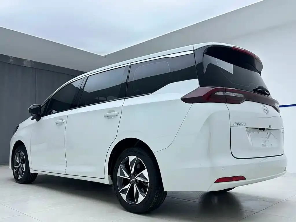 GAC Motor Trumpchi M6 — фото 3