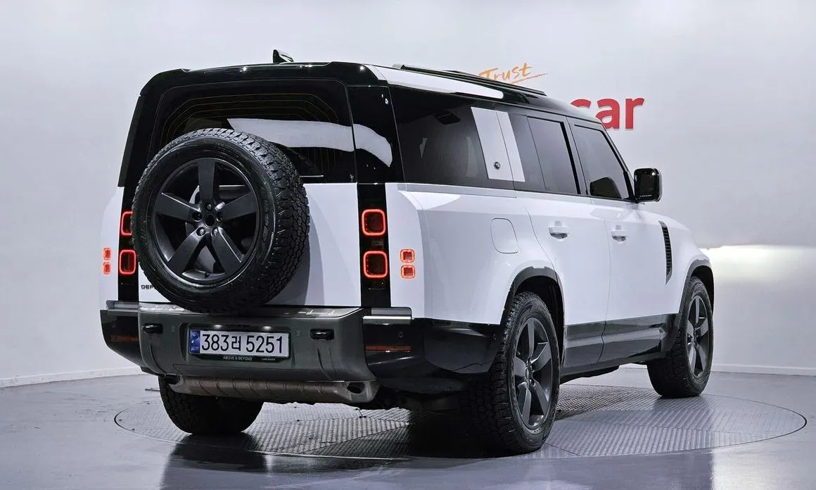 Land Rover Defender — фото 10