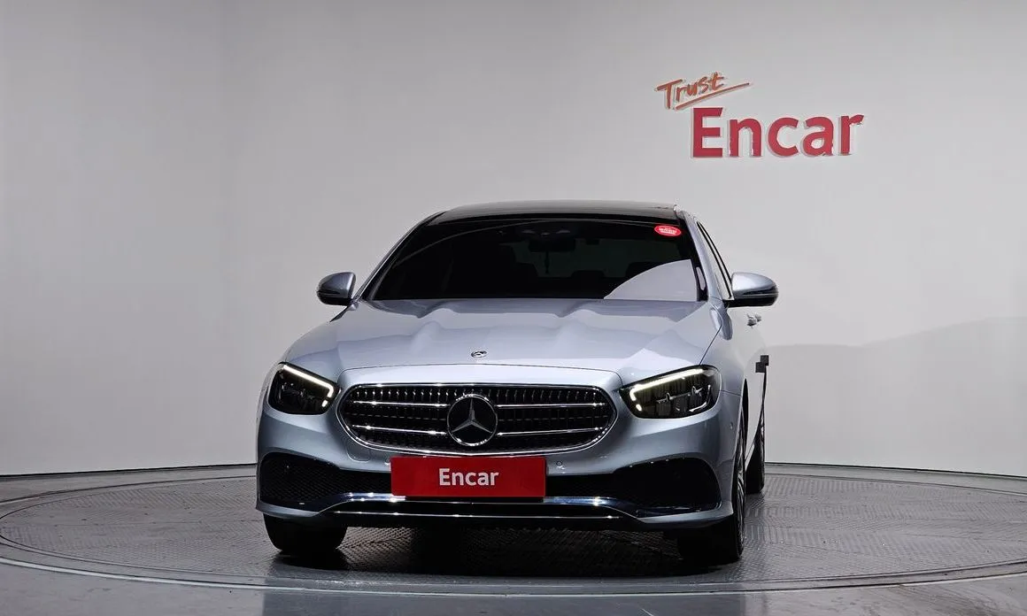 Mercedes-Benz E-Class — фото 4
