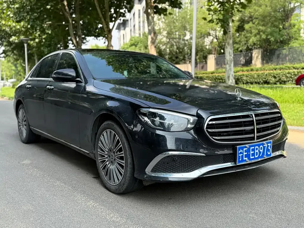 Mercedes-Benz E-Class — фото 8