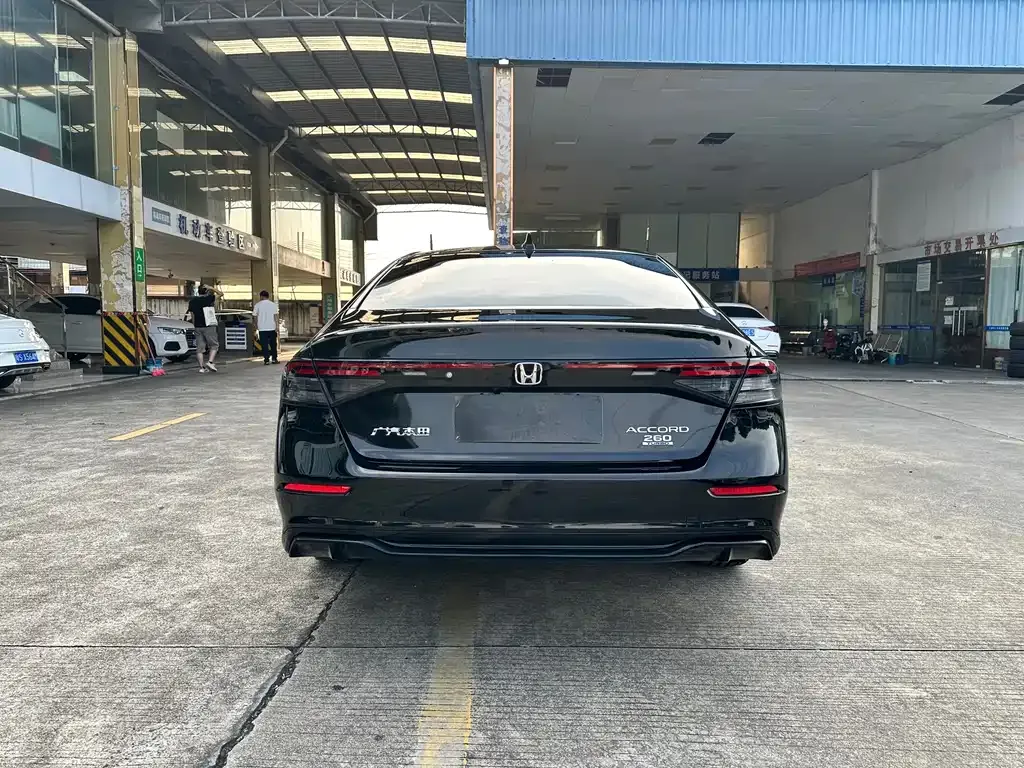 Honda Accord — фото 4