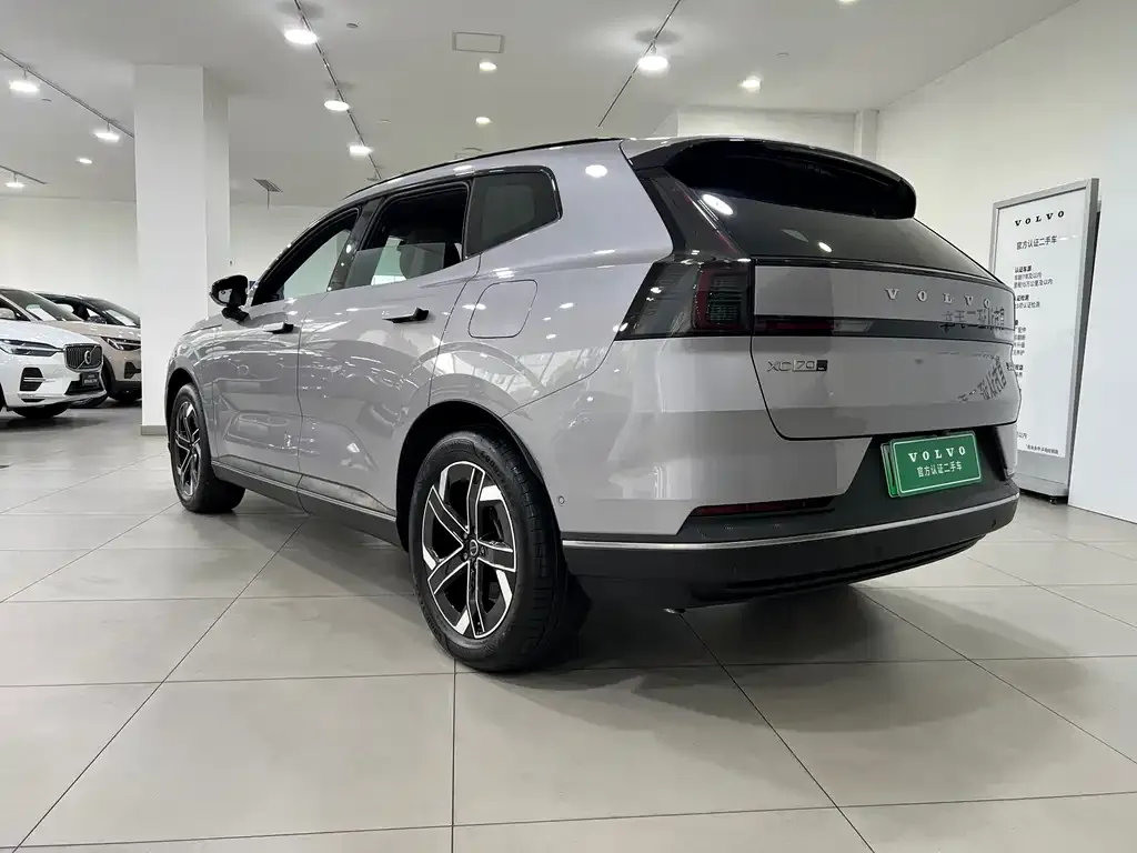 Volvo XC70 Plug-in Hybrid — фото 8