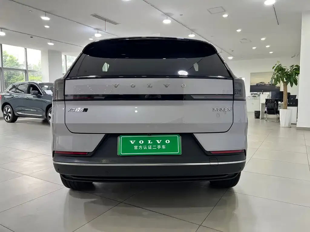 Volvo XC70 Plug-in Hybrid — фото 3