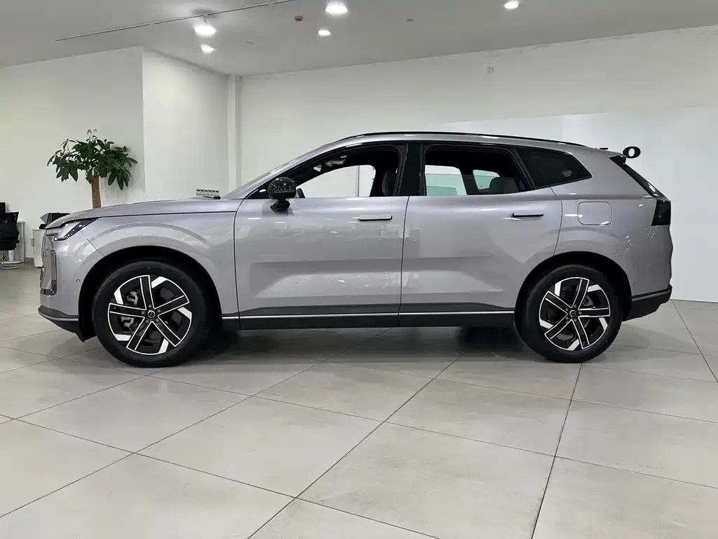 Volvo XC70 Plug-in Hybrid — фото 7