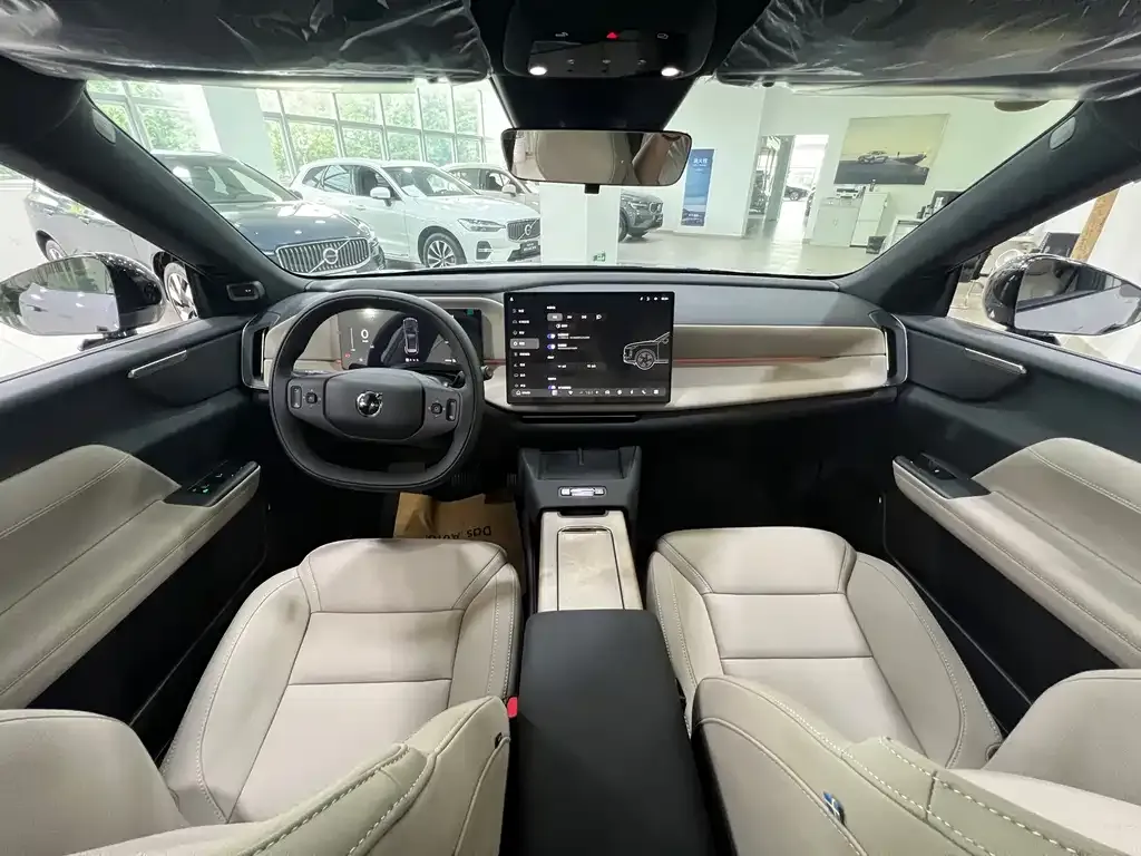 Volvo XC70 Plug-in Hybrid — фото 10