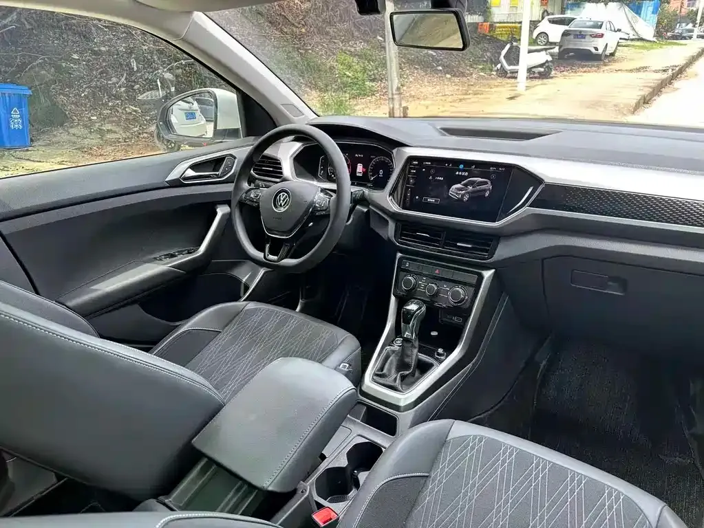 Volkswagen T-Cross — фото 8