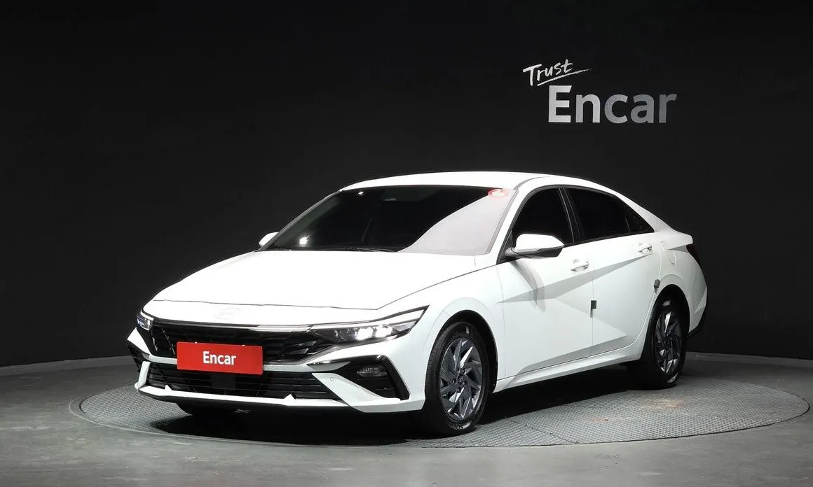 Hyundai AVANTE — фото 1