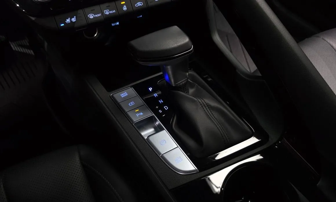 Hyundai AVANTE — фото 4