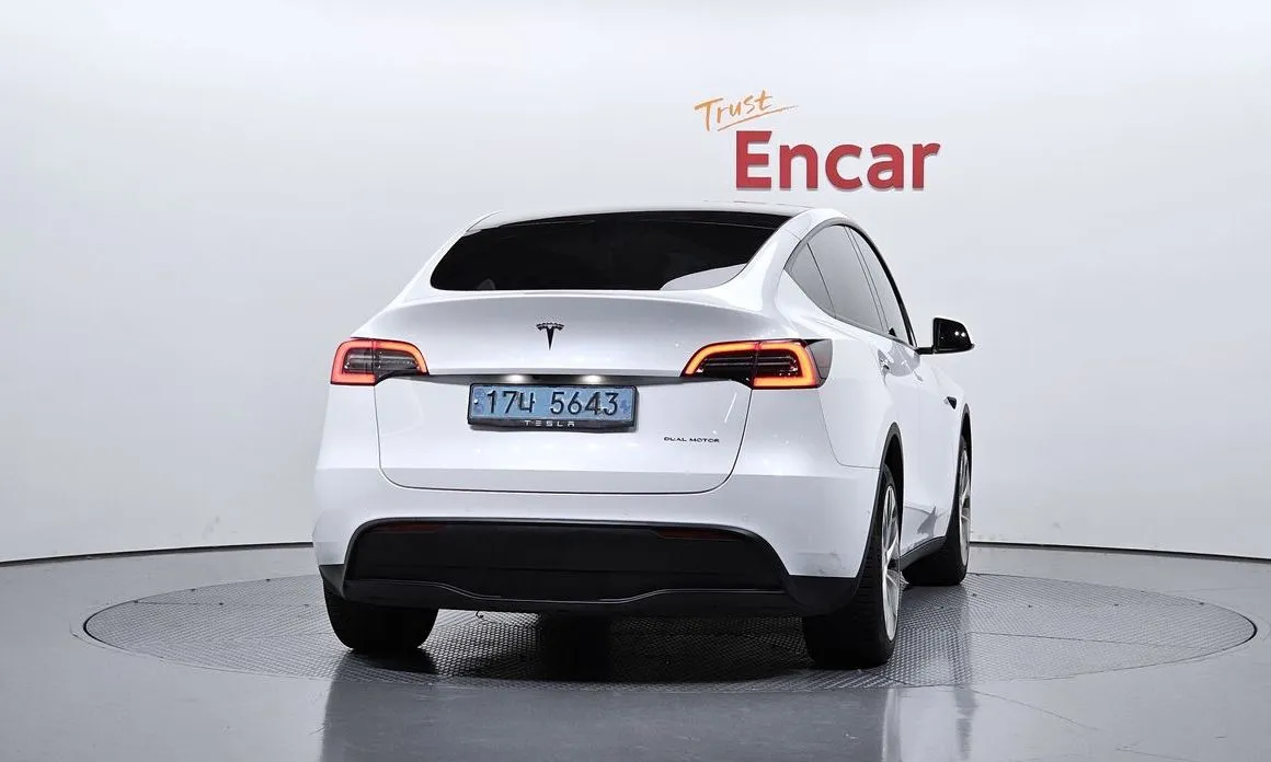 Tesla Model Y — фото 6
