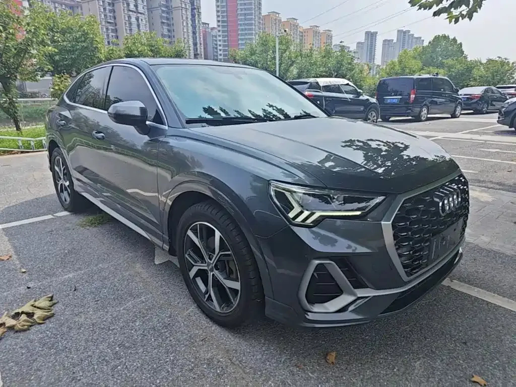 Audi Q3 Sportback — фото 10