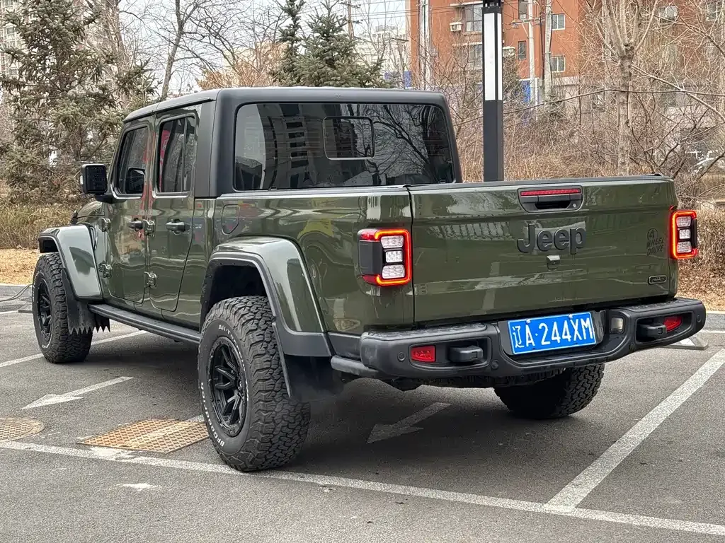 Jeep Gladiator — фото 3